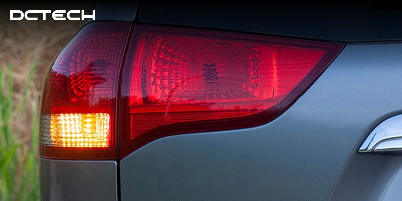 ky-nang-lai-xe-su-dung-den-bao-re