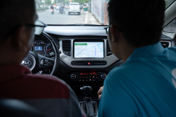 nen-lap-man-hinh-o-to-android-dctech-H300-base